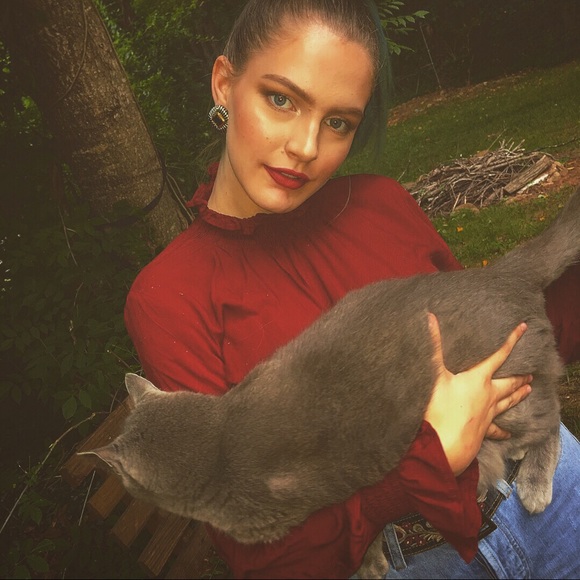 Meet your Posher, Tyler - Picture 3 of 5